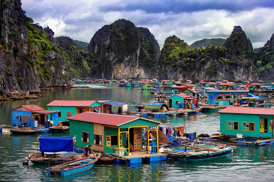 A floating fishing village in Ha Long Bay